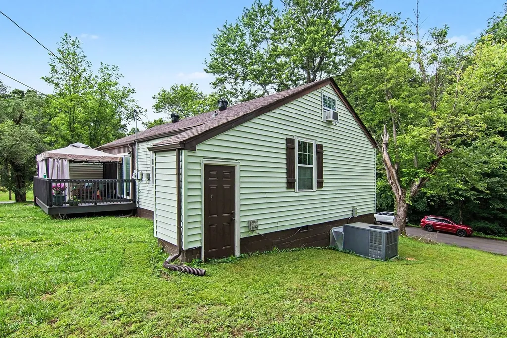 971 Woody Hills Drive Clarksville TN 37040