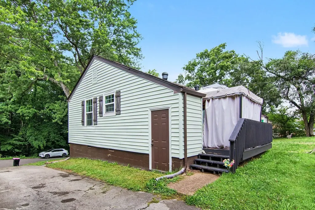 971 Woody Hills Drive Clarksville TN 37040