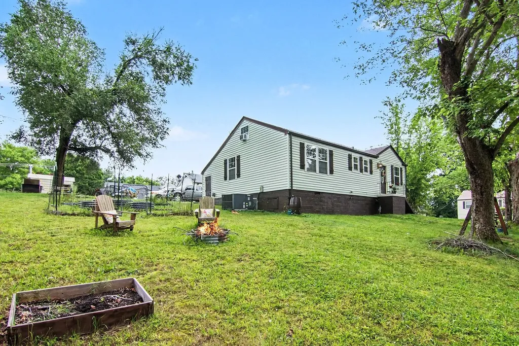 971 Woody Hills Drive Clarksville TN 37040