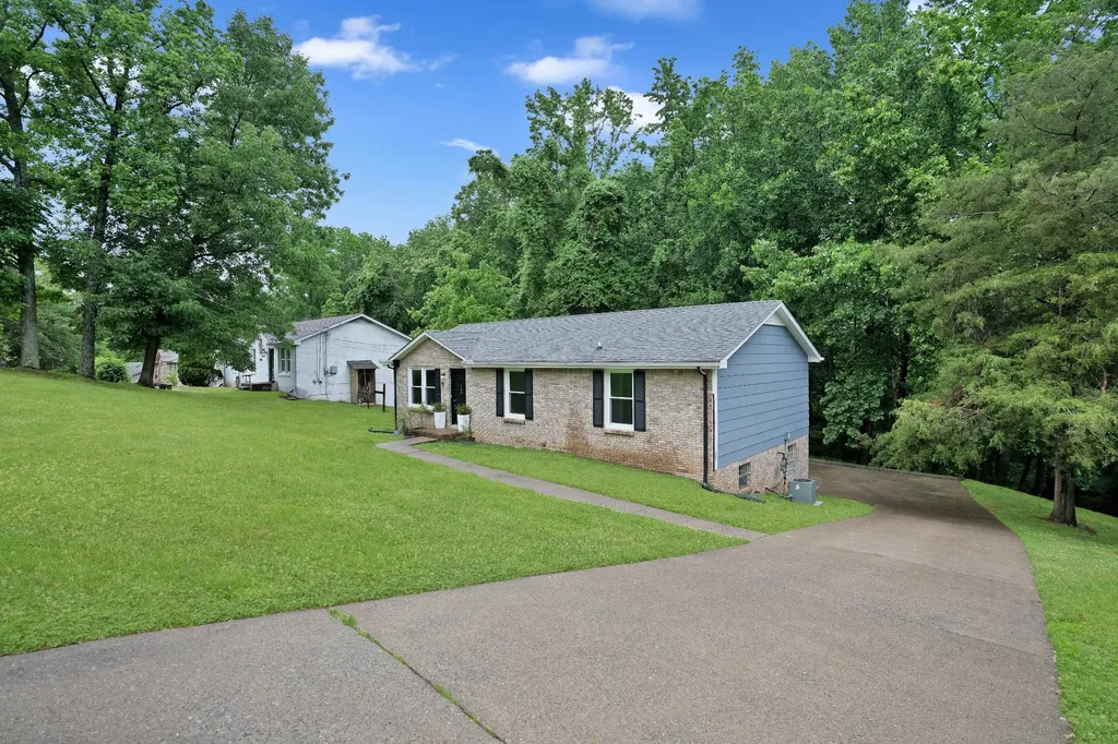 409 Needlewood Drive Clarksville TN 37040
