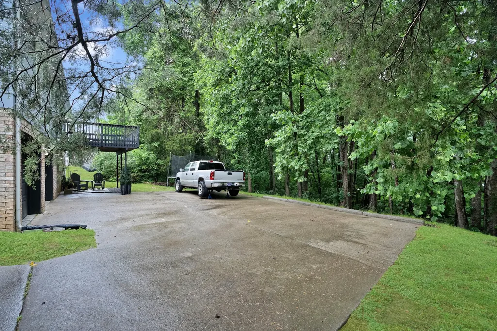 409 Needlewood Drive Clarksville TN 37040
