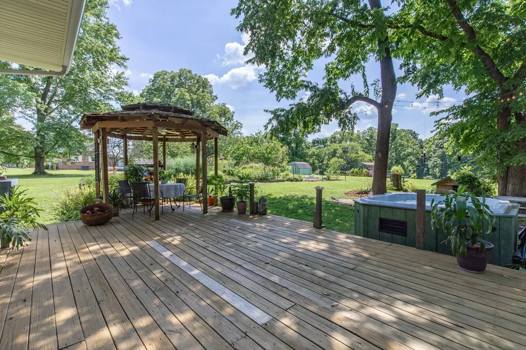 824 Dry Creek Road Goodlettsville TN 37072