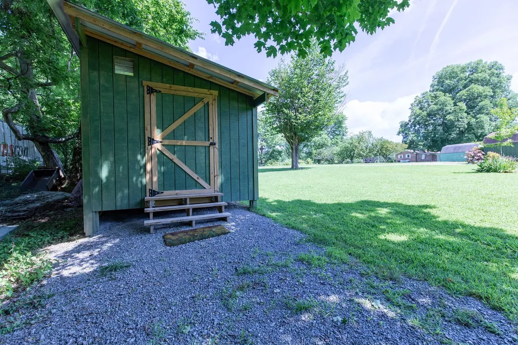824 Dry Creek Road Goodlettsville TN 37072