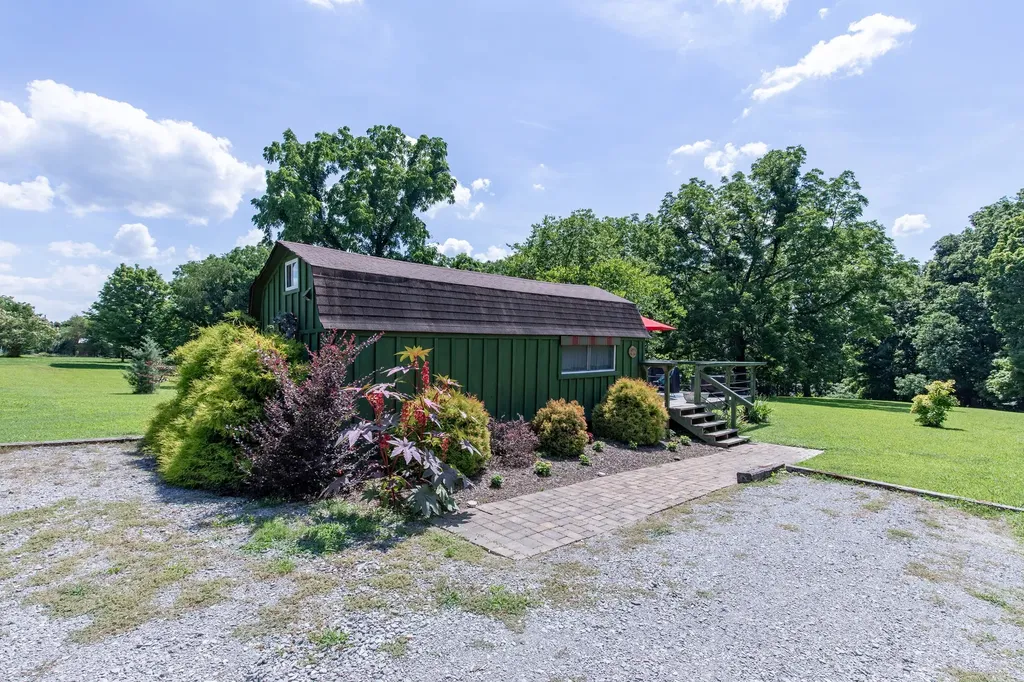 824 Dry Creek Road Goodlettsville TN 37072