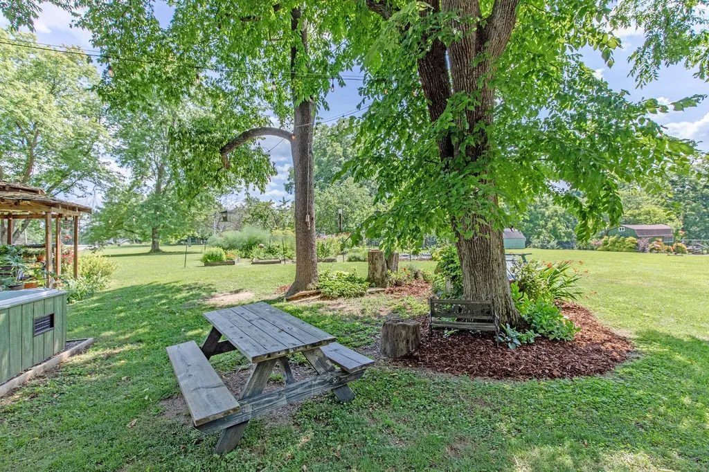 824 Dry Creek Road Goodlettsville TN 37072