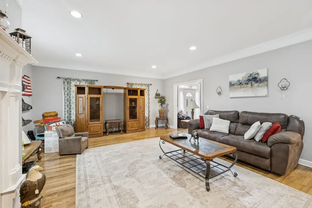 33 Bishop Road Lawrenceburg TN 38464