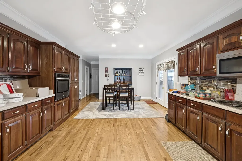 33 Bishop Road Lawrenceburg TN 38464