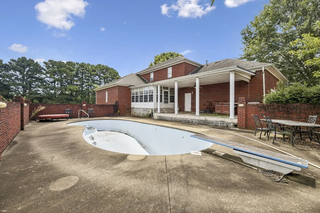 33 Bishop Road Lawrenceburg TN 38464
