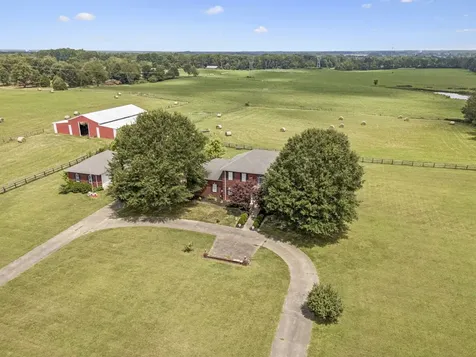33 Bishop Road Lawrenceburg TN 38464