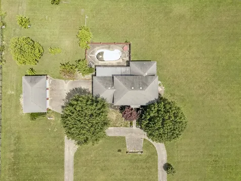 33 Bishop Road Lawrenceburg TN 38464