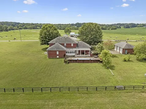 33 Bishop Road Lawrenceburg TN 38464