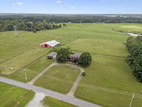 33 Bishop Road Lawrenceburg TN 38464