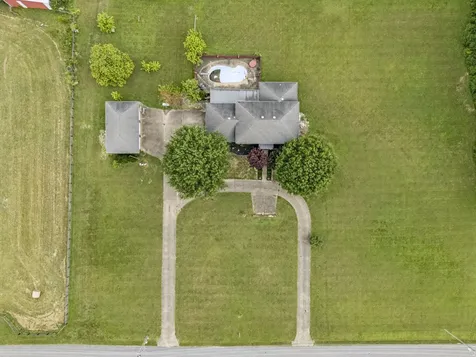 33 Bishop Road Lawrenceburg TN 38464