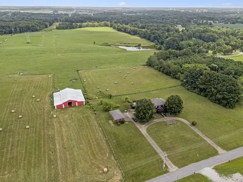 33 Bishop Road Lawrenceburg TN 38464