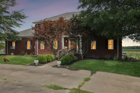 33 Bishop Road Lawrenceburg TN 38464