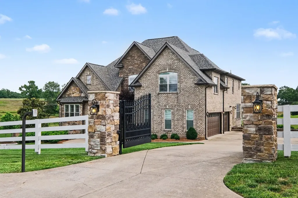 7219 Magnolia Valley Drive Eagleville TN 37060