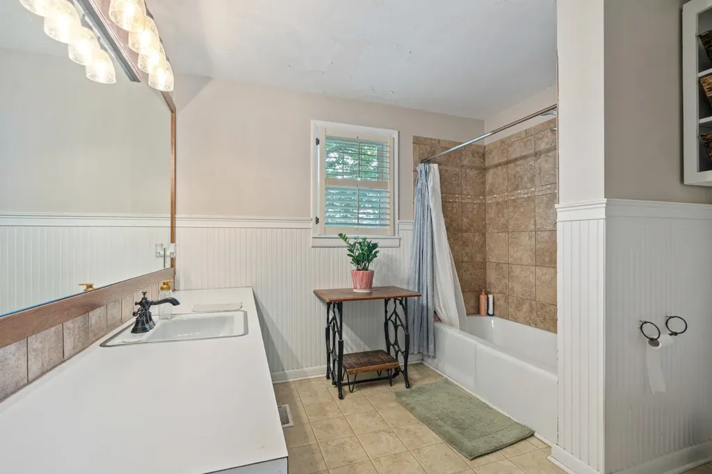 3135 Vanleer Highway Charlotte TN 37036