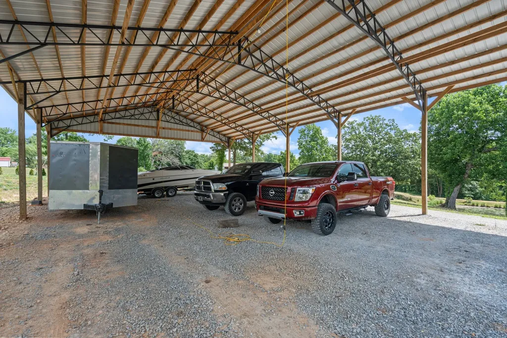 3135 Vanleer Highway Charlotte TN 37036