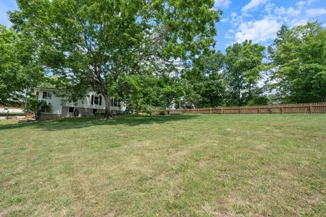 3135 Vanleer Highway Charlotte TN 37036