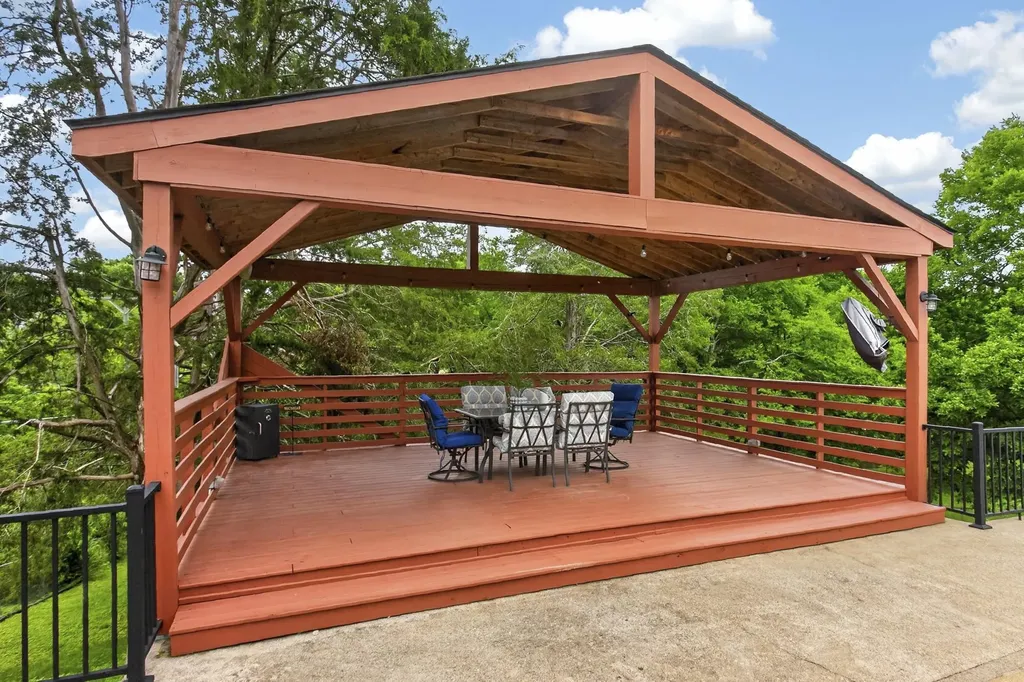 7044 Bonnavent Drive Hermitage TN 37076