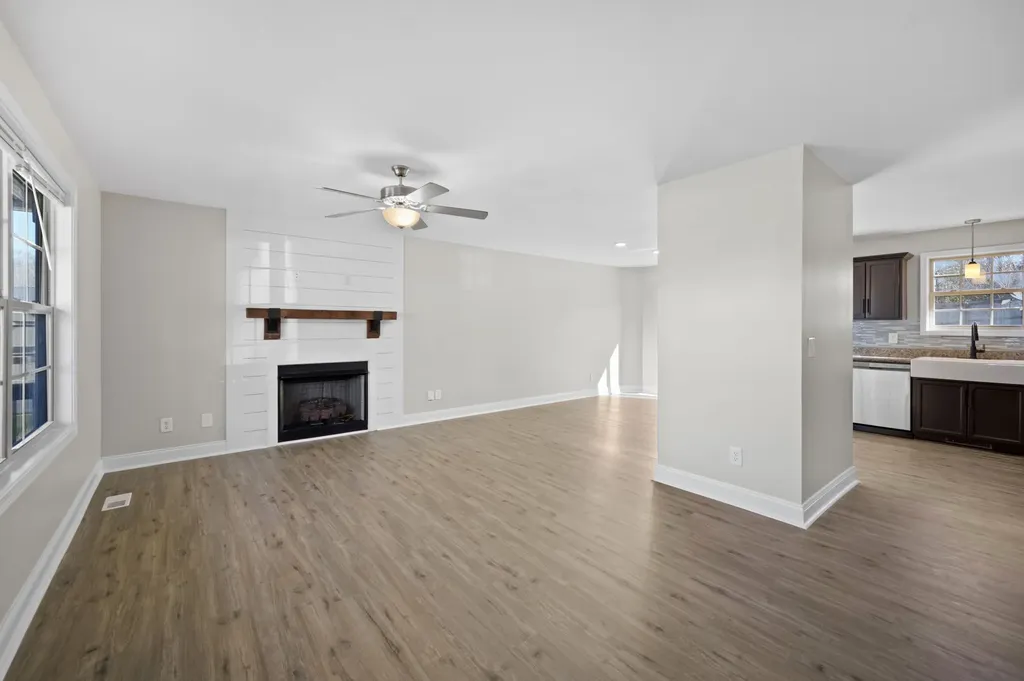 1385 Sussex Drive Clarksville TN 37042