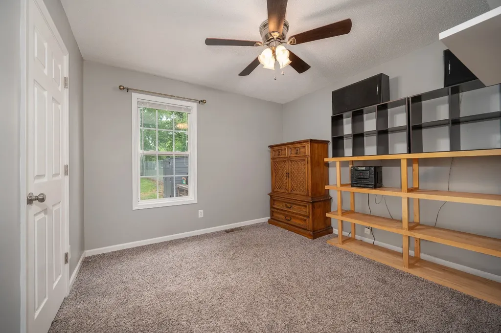 1934 Roscoe Drive Clarksville TN 37042