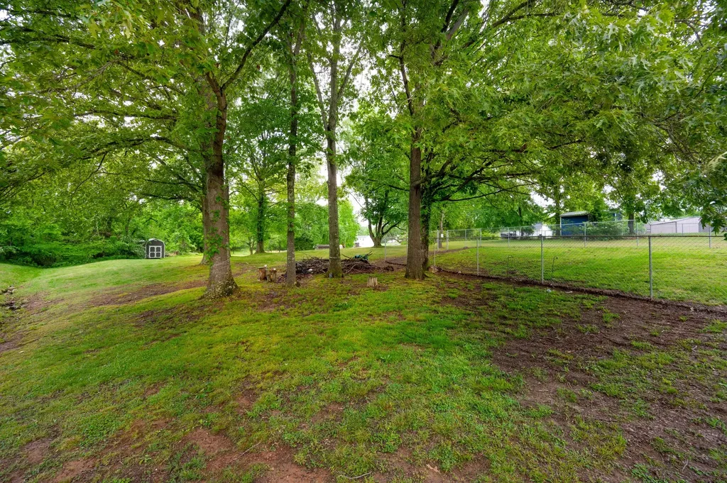 1934 Roscoe Drive Clarksville TN 37042