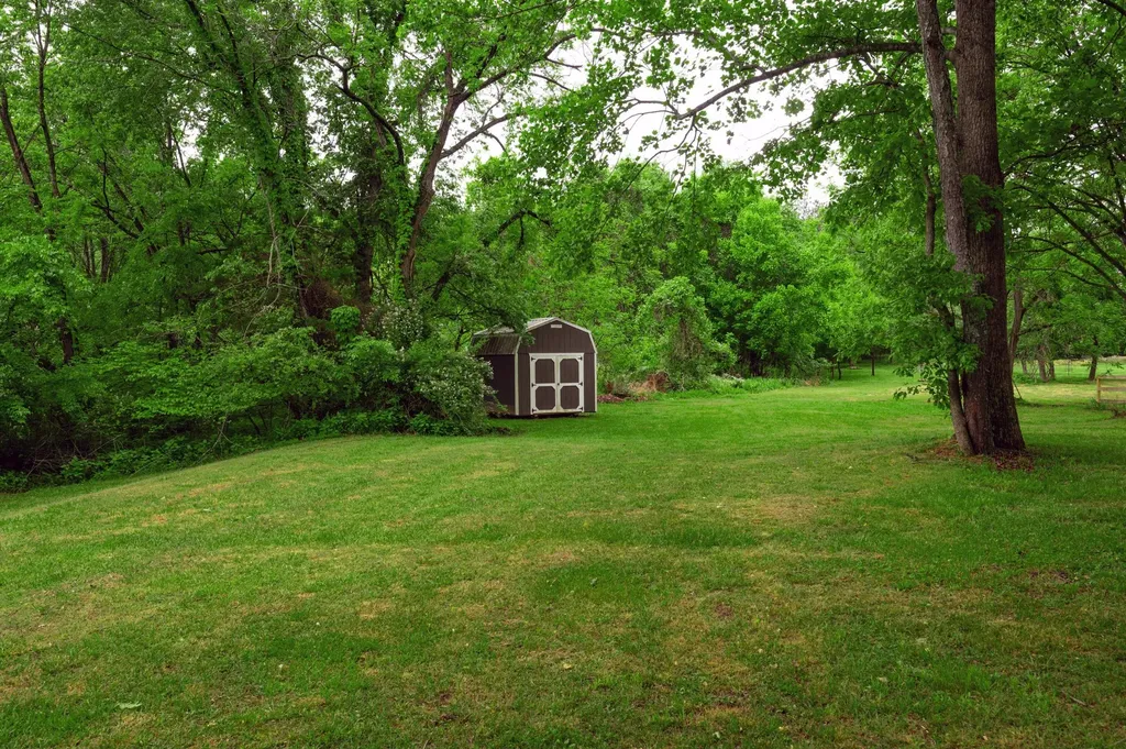 1934 Roscoe Drive Clarksville TN 37042