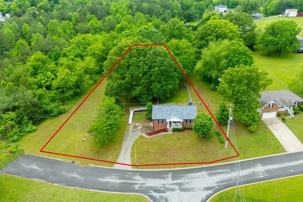 1934 Roscoe Drive Clarksville TN 37042