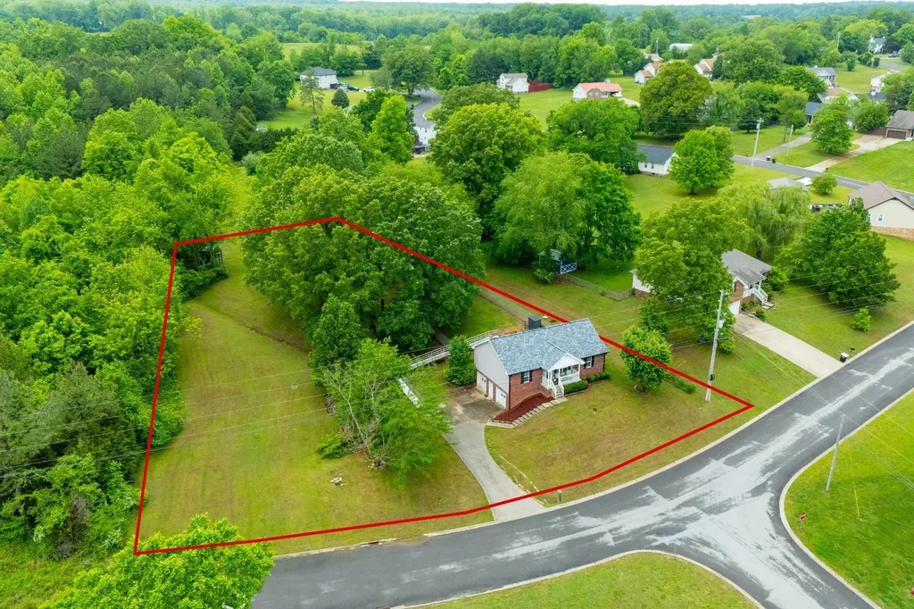 1934 Roscoe Drive Clarksville TN 37042