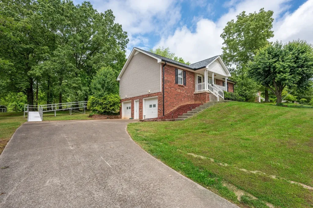 1934 Roscoe Drive Clarksville TN 37042
