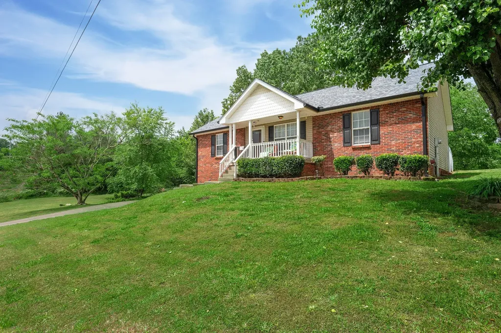 1934 Roscoe Drive Clarksville TN 37042