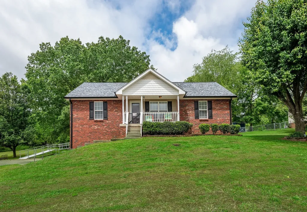 1934 Roscoe Drive Clarksville TN 37042
