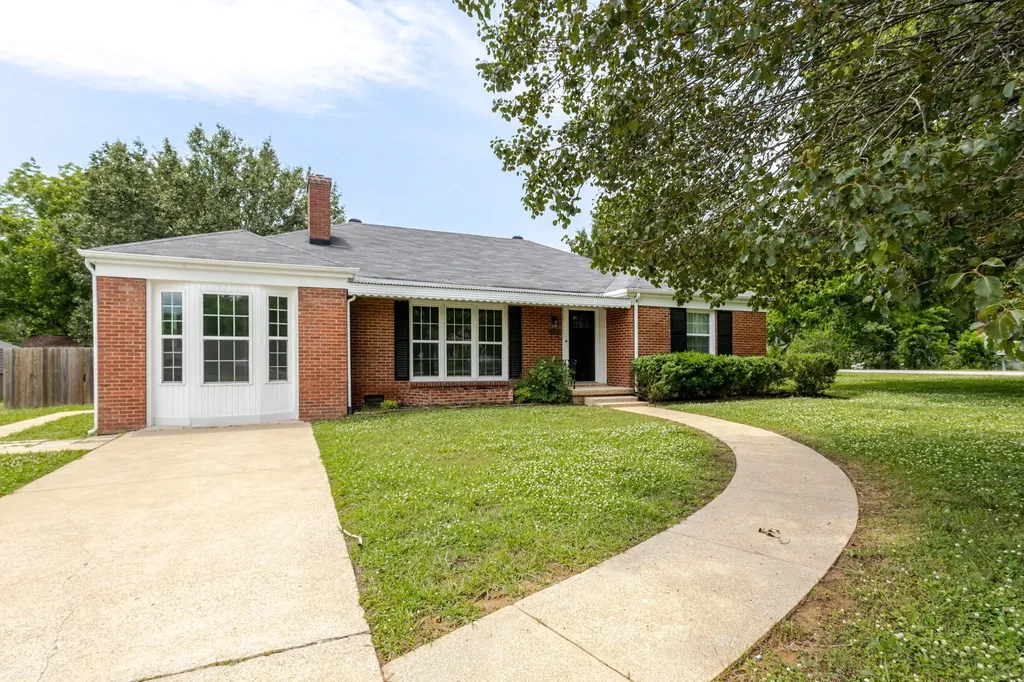 238 Elm Avenue Lewisburg TN 37091