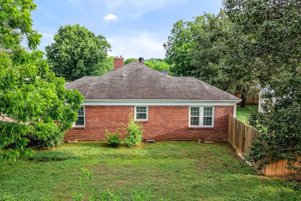 238 Elm Avenue Lewisburg TN 37091