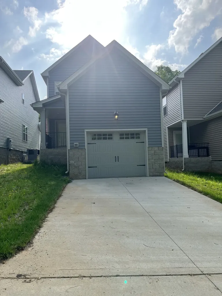 718 Perkins Avenue Clarksville TN 37040