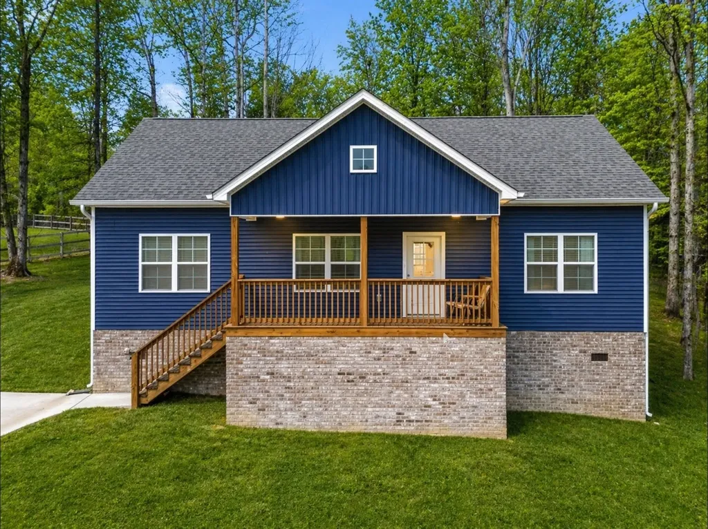 521 Lewis Lane Charlotte TN 37036