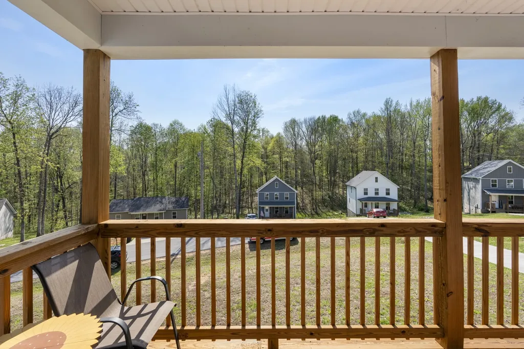 521 Lewis Lane Charlotte TN 37036