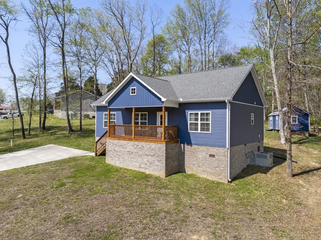 521 Lewis Lane Charlotte TN 37036