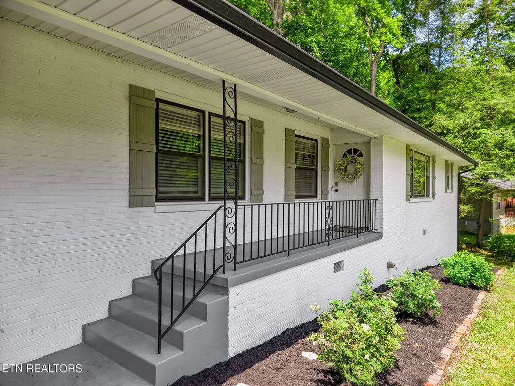 5821 Briercliff Road Knoxville TN 37918