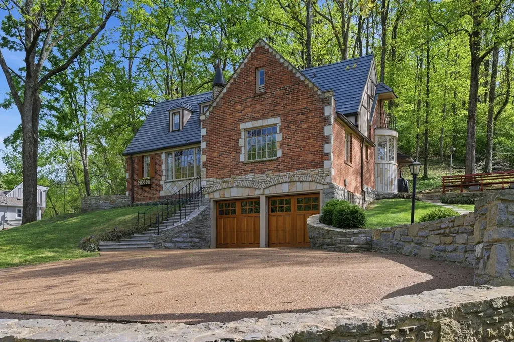 5123 Stanford Drive Nashville TN 37215