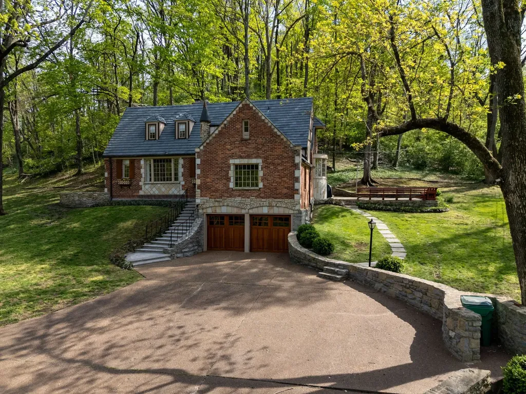5123 Stanford Drive Nashville TN 37215