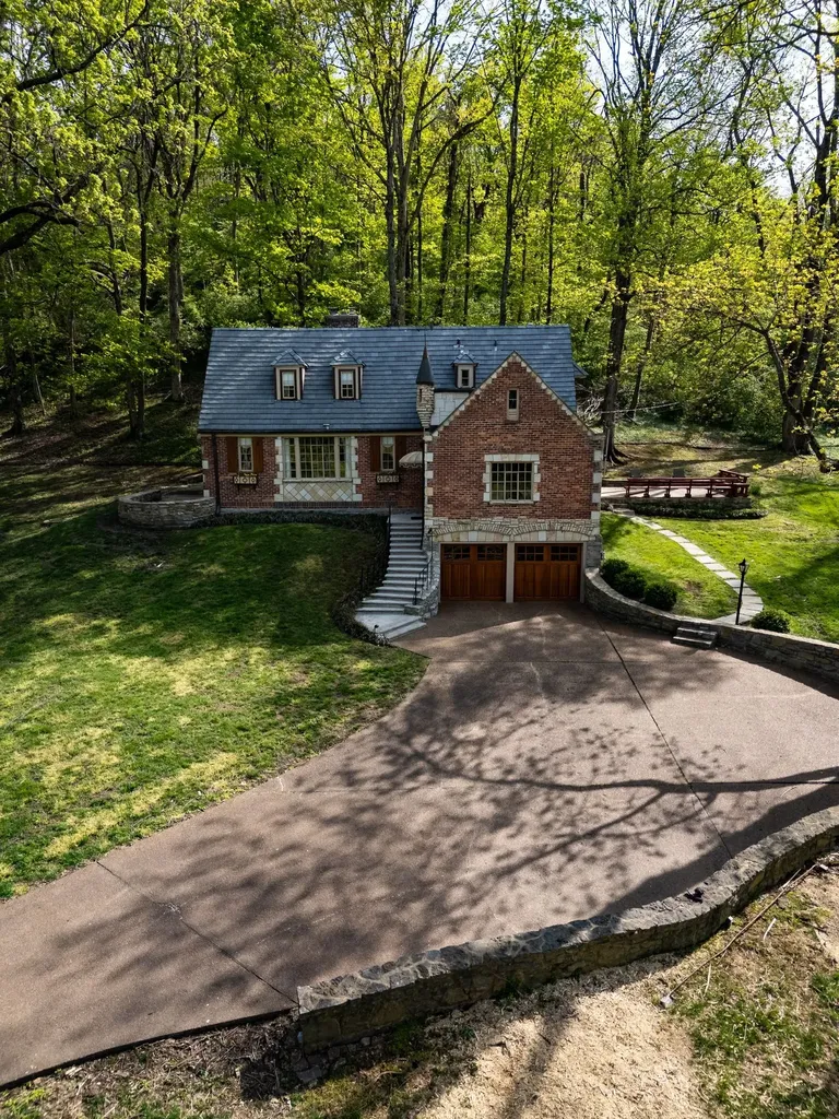 5123 Stanford Drive Nashville TN 37215