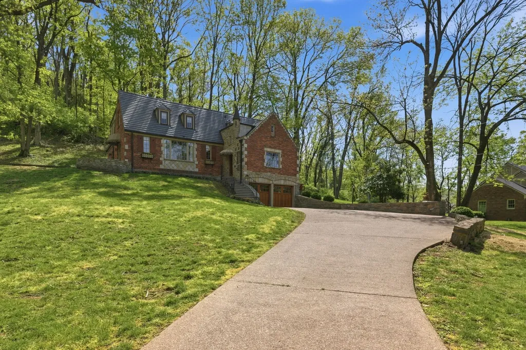 5123 Stanford Drive Nashville TN 37215