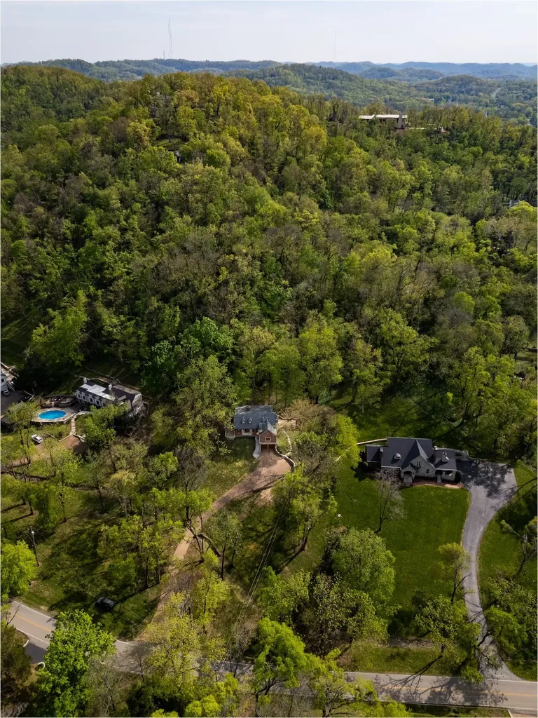 5123 Stanford Drive Nashville TN 37215