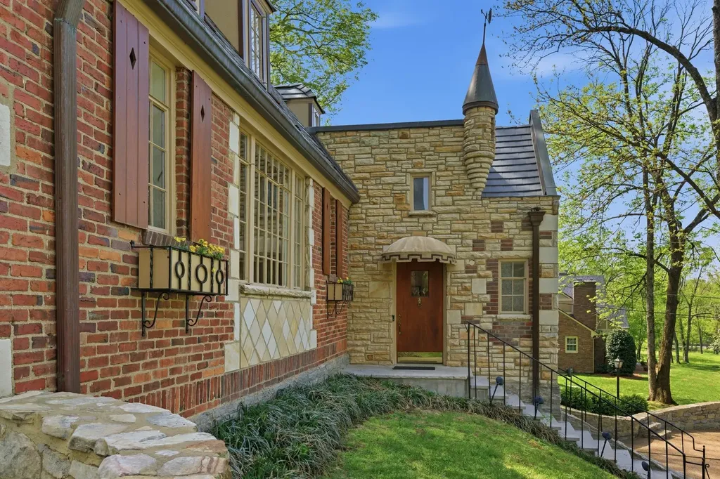 5123 Stanford Drive Nashville TN 37215
