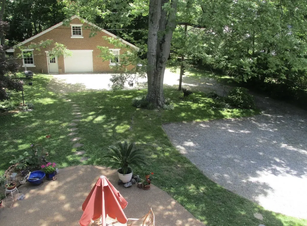 607 N 2nd St, N Clarksville TN 37040