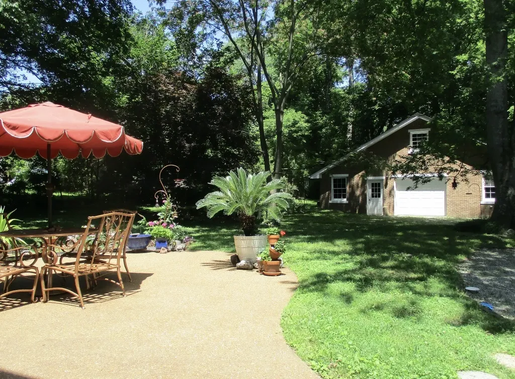 607 N 2nd St, N Clarksville TN 37040
