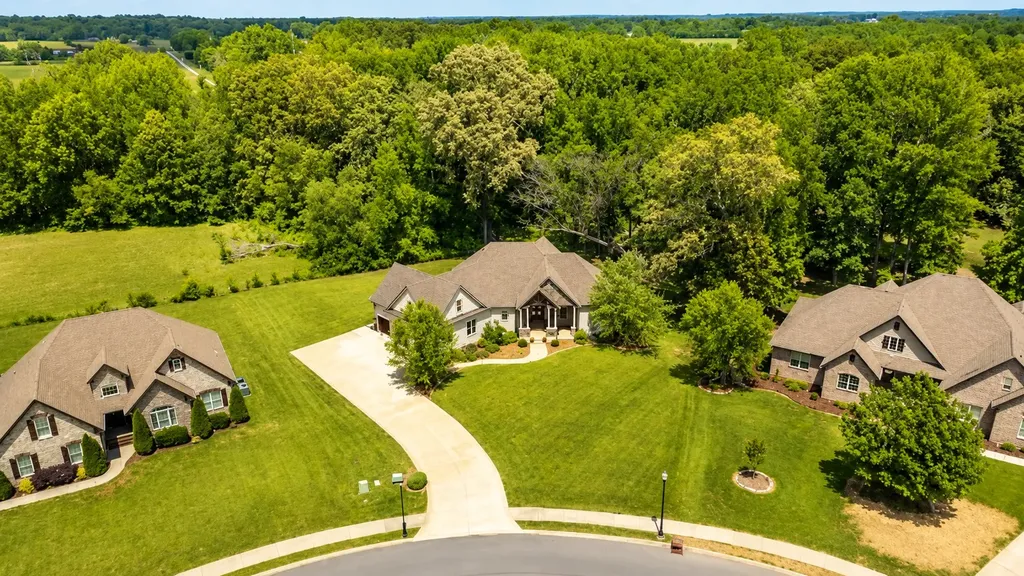 135 Bloomsbury Drive Portland TN 37148