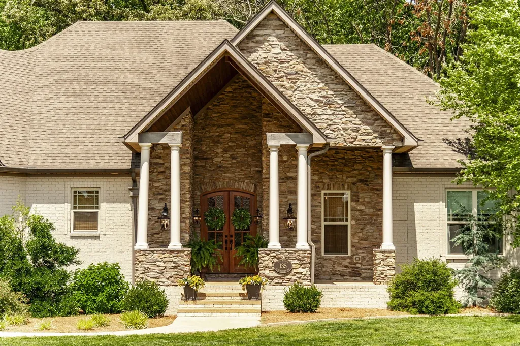 135 Bloomsbury Drive Portland TN 37148